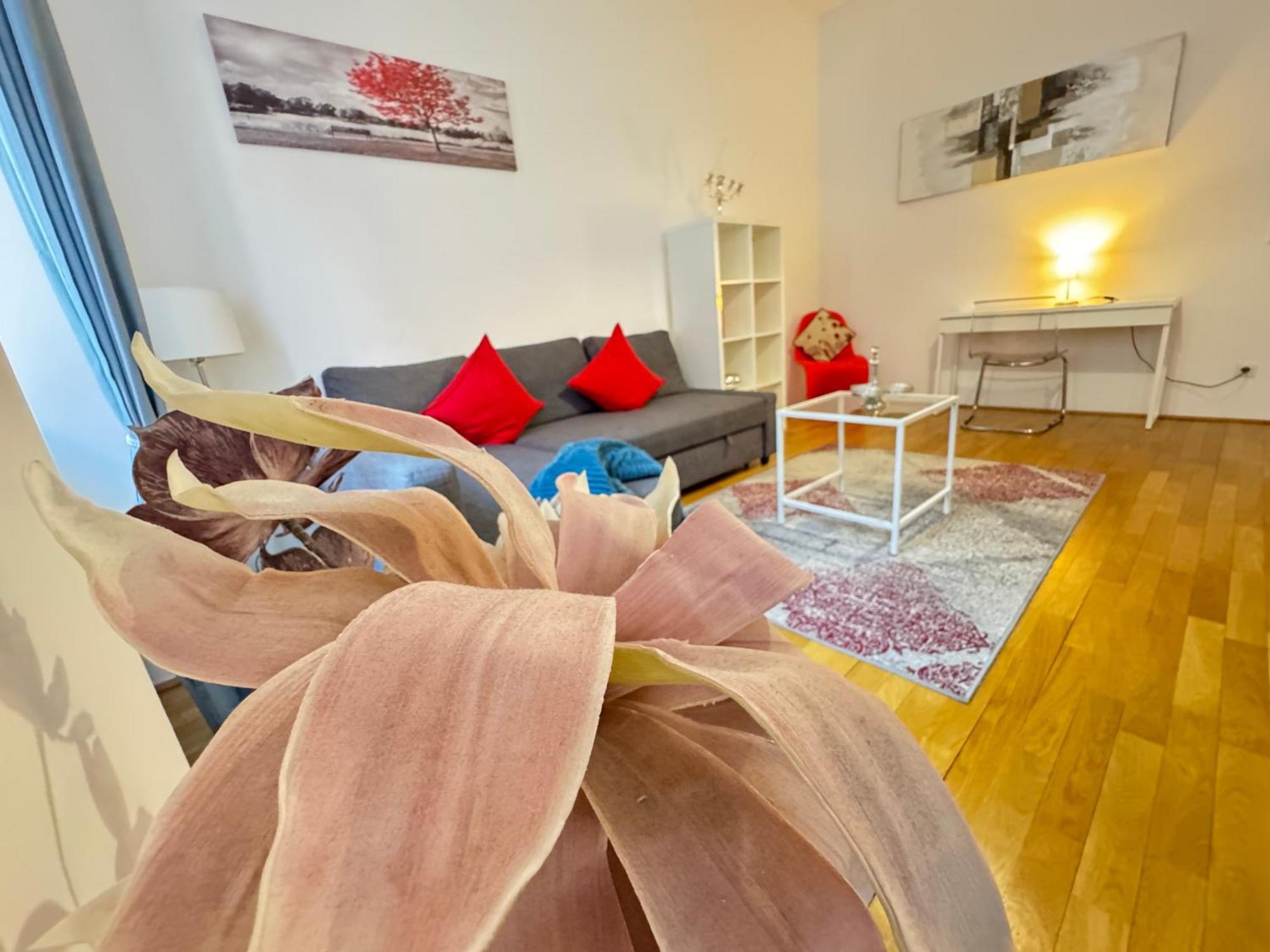 Charming Flat & Balcony Near Central Station L Bg5 Вена Экстерьер фото